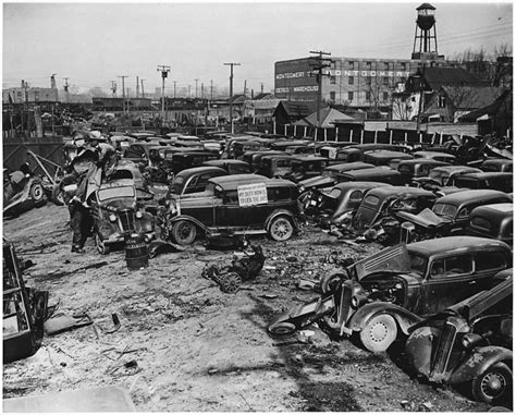 when did the auto industry leave detroit.